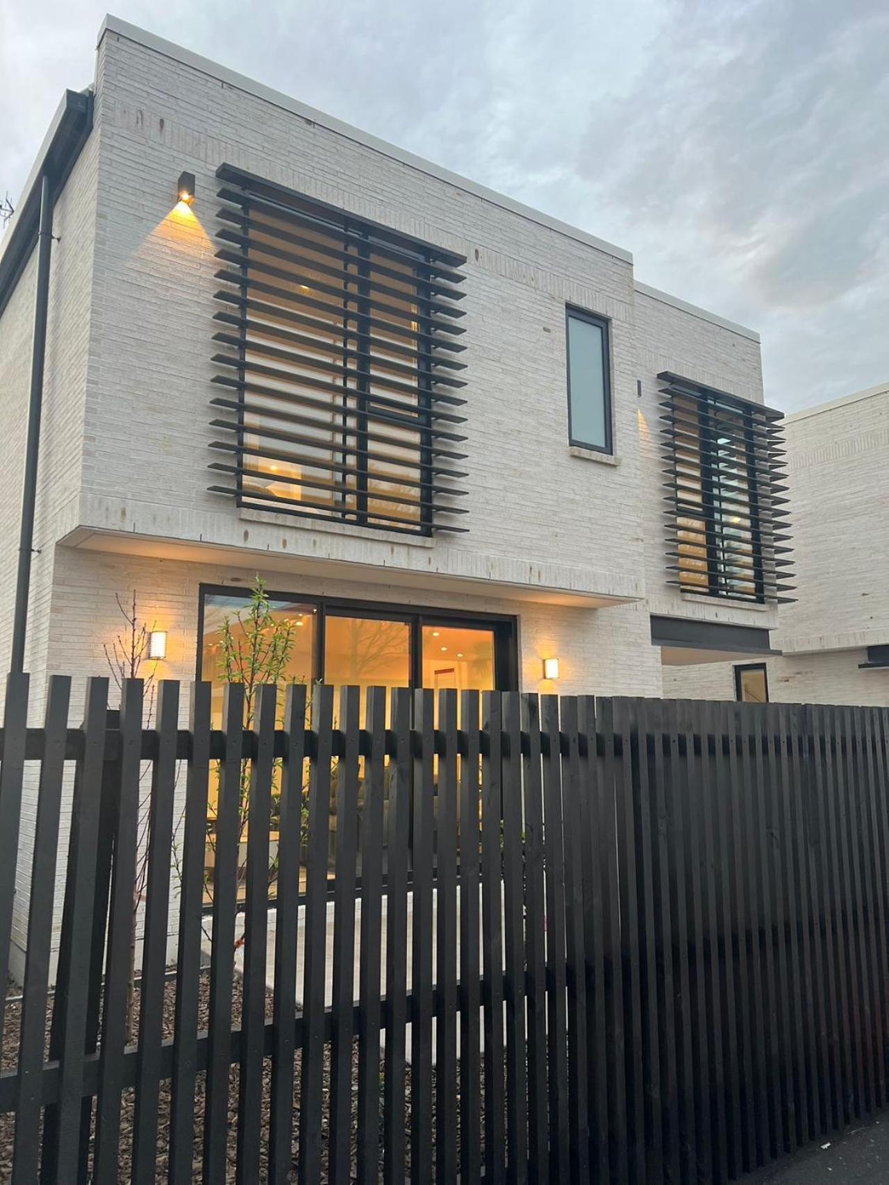 Cbd Contemporary Comfort Townhouse 2 Bed 2Bath Christchurch Exterior photo